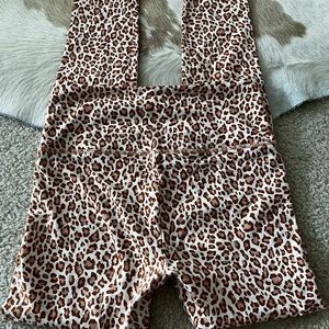 Lou grey leopard print leggings size xs